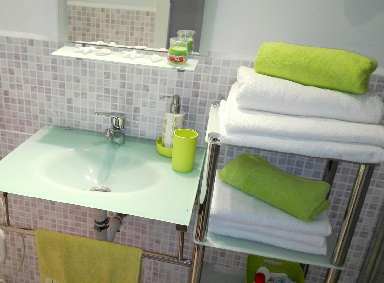 Cosmo Grey Apartment โอสปิตาเล็ต เดอ โยเบรกัต ภายนอก รูปภาพ